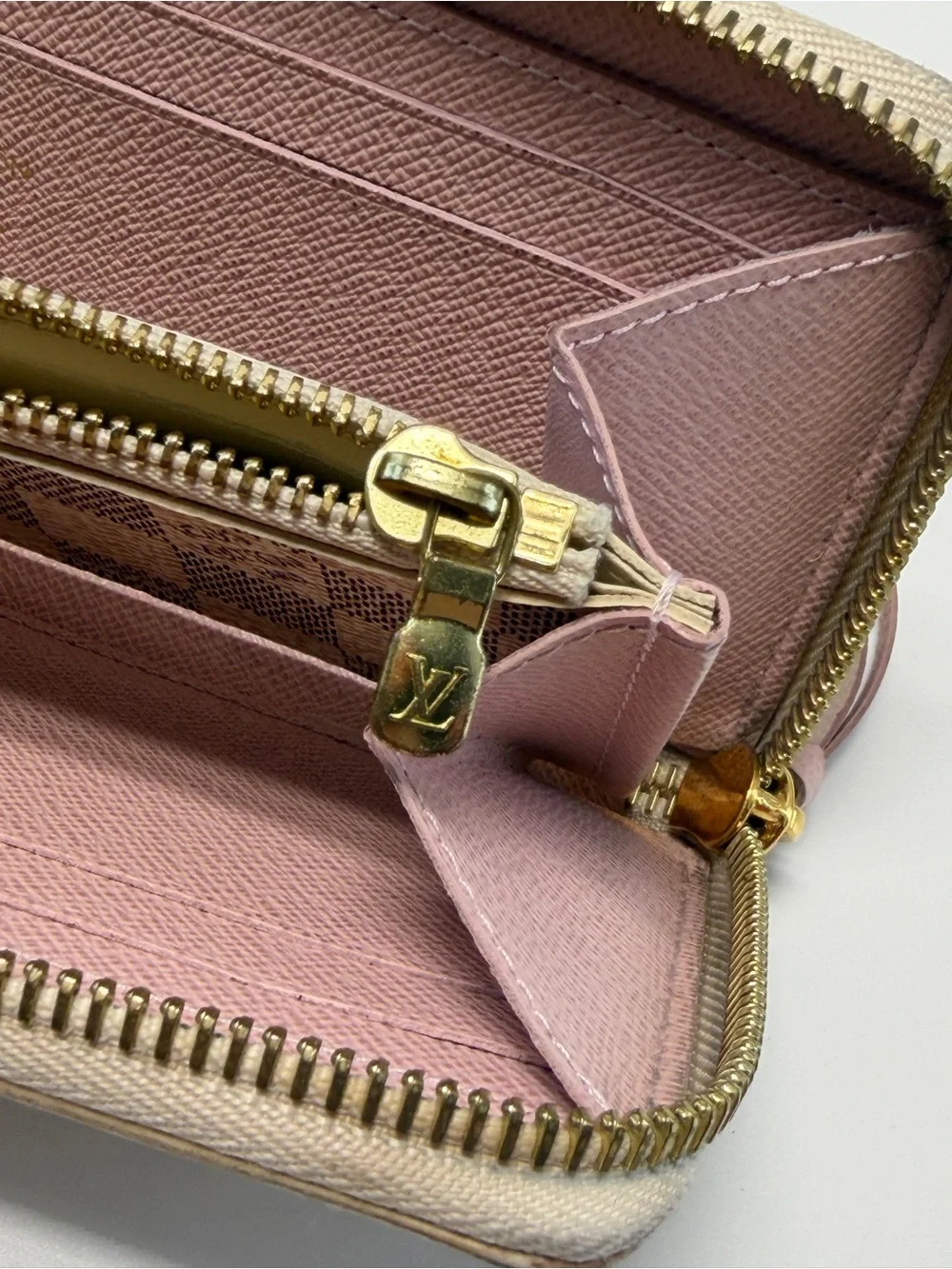Louis Vuitton elegant zip